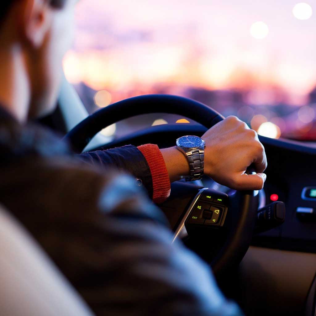 Fahrer Abendstimmung Dämmerung Cockpit Auto